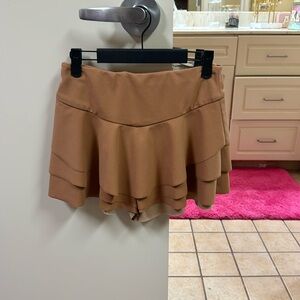 Tan skort!!